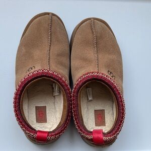 UGG Tazz II Platform Brown Slippers with Red Trim - SZ 7